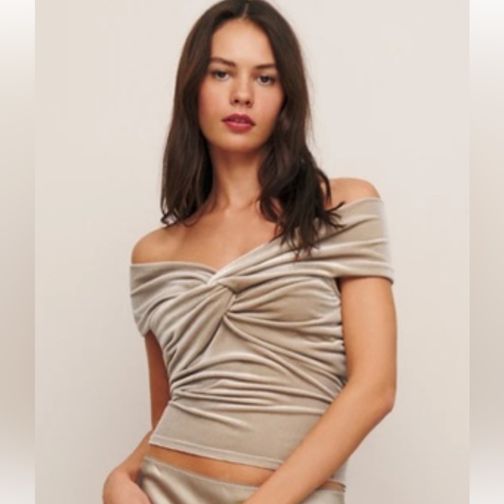 Reformation Ezlynn velvet top